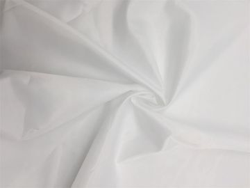 Temiz oda için 100% Polyester ESD Kumaş 100D X 100D Dokuma Dimi Tozsuz