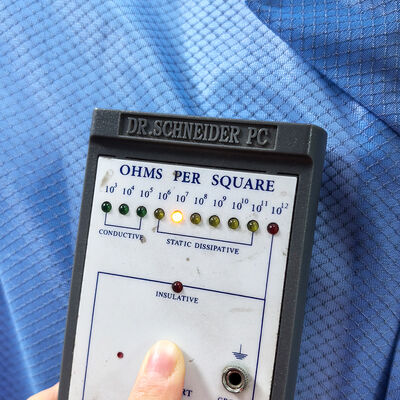 ESD Antistik 96% Poliester + 4% Karbon Fiber Elmas ızgara laboratuvar palto