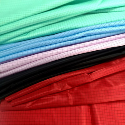 Temiz Oda Konfeksiyon için% 98 Polyester% 2 Karbon Fiber ESD 5MM Izgara Kumaş
