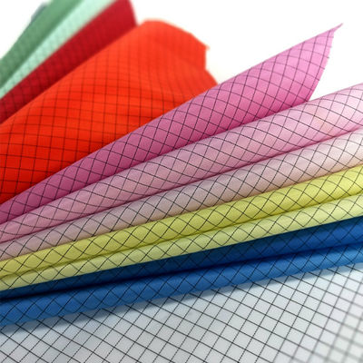 Temiz Oda Konfeksiyon için% 98 Polyester% 2 Karbon Fiber ESD 5MM Izgara Kumaş